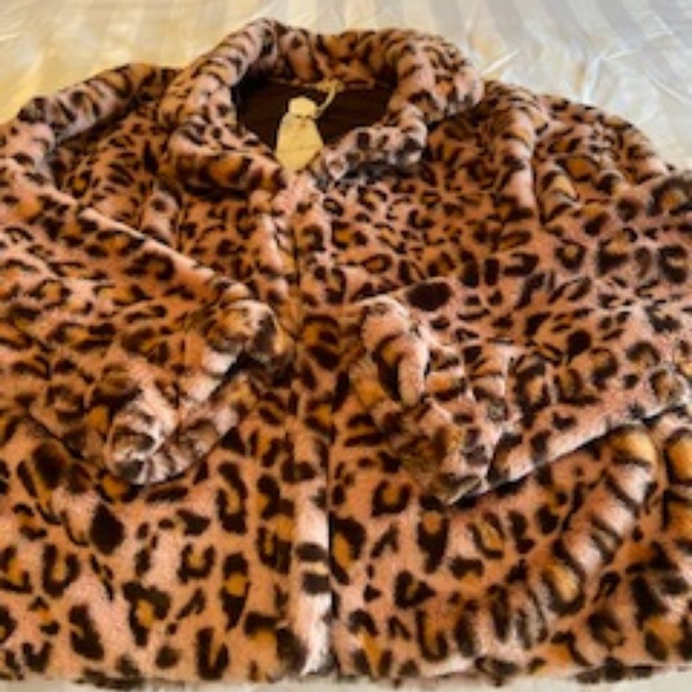 Leopard print jacket!  Warm & Cozy!  Adorable!